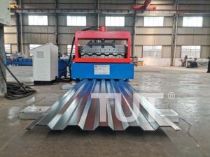 container roof panel roll forming machine